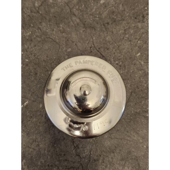 Pampered Chef 3" Cut-N-Seal‎ Pastry and Sandwich Maker Press - Picture 1 of 4